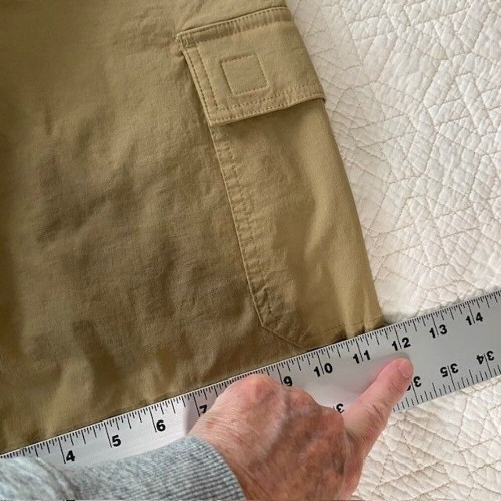 Khaki Cargo Shorts Orvis Men’s sz 32 Tech Zip Pockets Utility Workwear Gorpcore - Picture 7 of 8